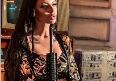 След раздялата с гаджето си: Сузанита мина на левия бряг