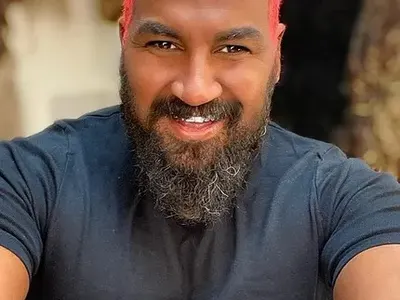 Смешко! Азис пак се сравни с Мадона