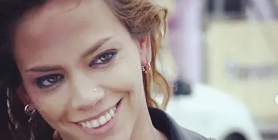 Снежана Макавеева се показа сънена от леглото! (ФОТО БЕЗ ГРИМ ТУК)