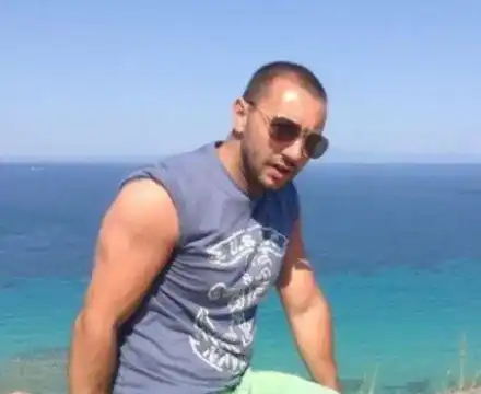 Суета! Антон Хекимян се боцка с ботокс