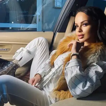 Сузанита отново си показа силикона (Горещо фото в галерията)