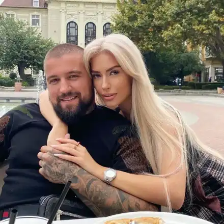 Тита: Получавам неприлични предложения, но имам сериозно гадже и съм щастлива!