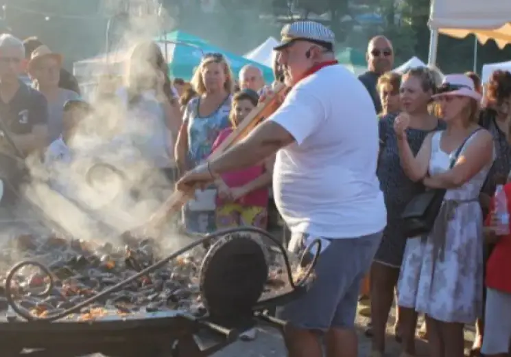 Ути ходи по къси гащи в късна есен