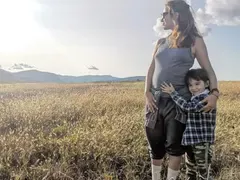 Бременната Радина Кърджилова показа наедрялото си коремче (Фото)