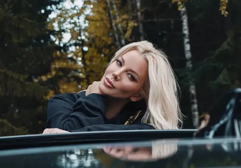 Защо Емилия отложи премиерата на албума си?