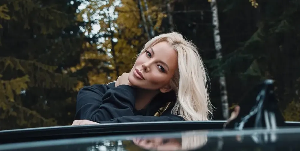 Защо Емилия отложи премиерата на албума си?