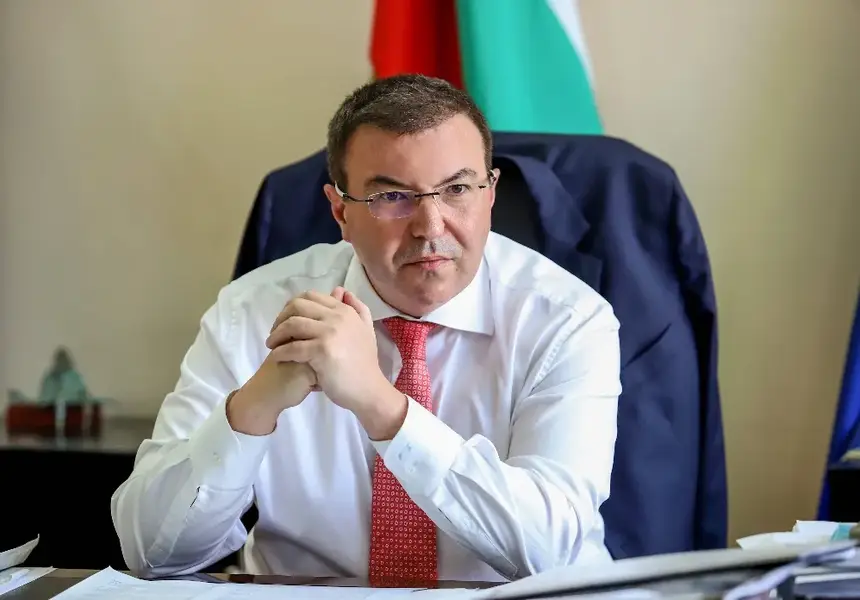 Здравният министър Костадин Ангелов люби гимнастичка