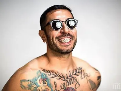 100 Кила: Умирам от скука, пишете!