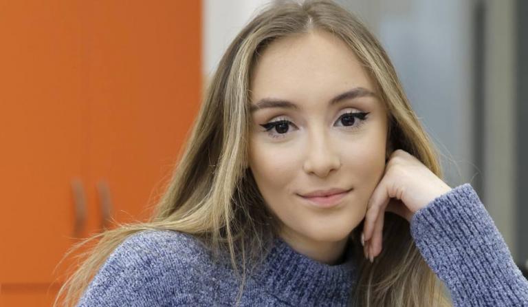 Дара Екимова оплешивявала
