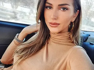 Алекс Петканова с три корекции на лицето! (Догодина реже и носа)