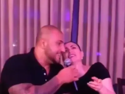 Бум на домашните партита: Ванко 1 с тузарски купони, Софка дере гърло с Гринго, Дамян събира хиляди фенове онлайн (Снимки)