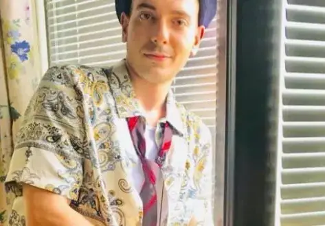 Цитиридис без гадже за Коледа, празнува с котката и майка си