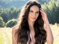 Даяна Ханджиева е НИМФОМАНКА! (Актрисата въртяла четирима наведнъж, включително чернокож)