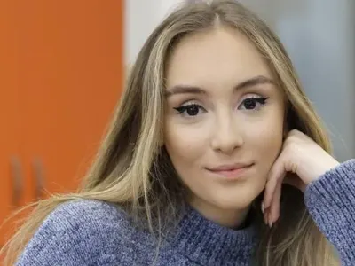 Дара Екимова оплешивявала