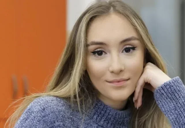 Дара Екимова оплешивявала