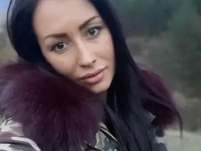 Джена става колежка на Хорейшио Кейн, певицата учи за криминалистка