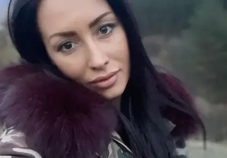 Джена става колежка на Хорейшио Кейн, певицата учи за криминалистка