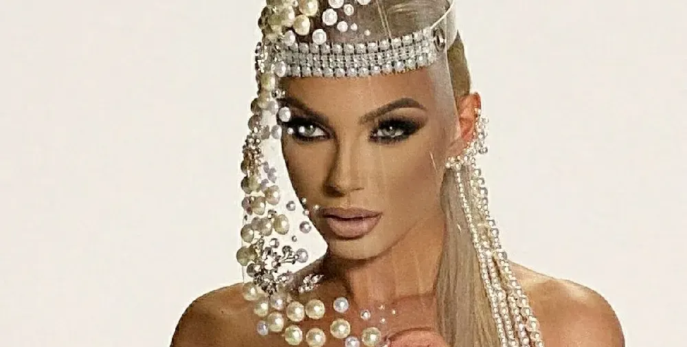 Емануела пак ХЕЙТИ! Този път СКОЧИ на Меркел