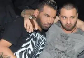 Гаджето на Азис му кръшка с жени! Велизар свали гащите пред камерата (Снимки за възрастни)