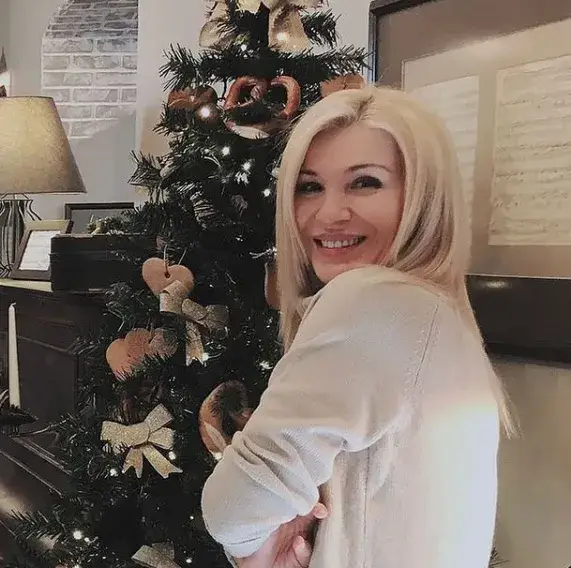 Гала търси коледния дух с греяно вино