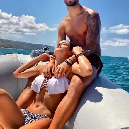 Гореща моделка  става снаха на Акрапович (Снимки)