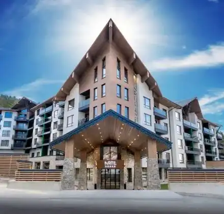 Хотел във Велинград създава най-безопасната среда и най-звездната програма за Коледа и Нова година