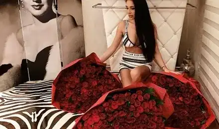 Яница се хвали с рози от мъж