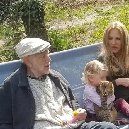 Ицко Финци отглежда кълнове