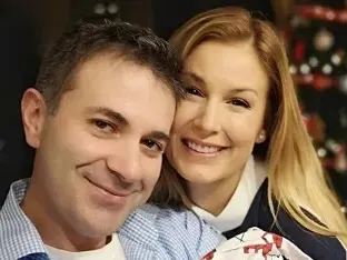 Изританият от bTV Венелин Петков се отдаде на бащинството (Първи снимки на наследника му от Николета Маданска)