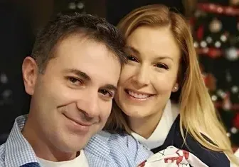 Изританият от bTV Венелин Петков се отдаде на бащинството (Първи снимки на наследника му от Николета Маданска)