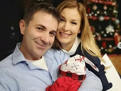 Изританият от bTV Венелин Петков се отдаде на бащинството (Първи снимки на наследника му от Николета Маданска)