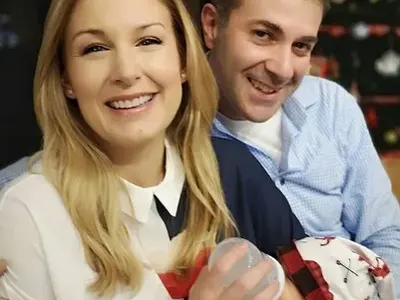 Изританият от bTV Венелин Петков се отдаде на бащинството (Първи снимки на наследника му от Николета Маданска)