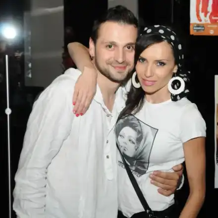 Жената на Александър Сано живее с 26 пирона и 2 пластини в гръбнака