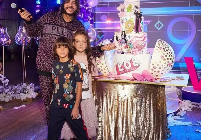 Киркоров с пищно тържество за ЧРД на дъщеря си (Снимки)