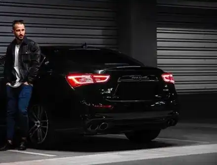 Коледен подарък! Наум Шопов се похвали с нова кола