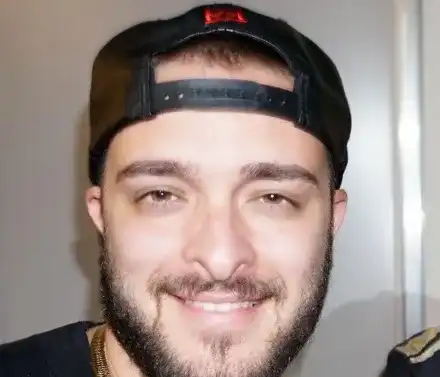 Криско пие ракия и се набира