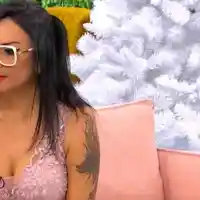 Лейди Би студентка на 41г., учи за даскалица