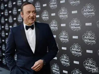 Лорд Евгени Минчев в акция: На Венци и Искрата им е спаднал….модният имунитет, Луиза Григорова - моден портрет с шест крака и още +СНИМКИ