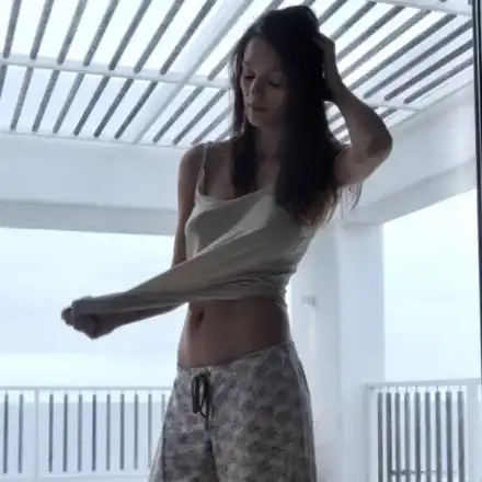 Луиза Григорова разпуска на зимно море