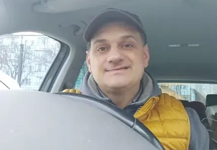 Мариан Бачев стана КУРИЕР! Актьорът помага на приятели