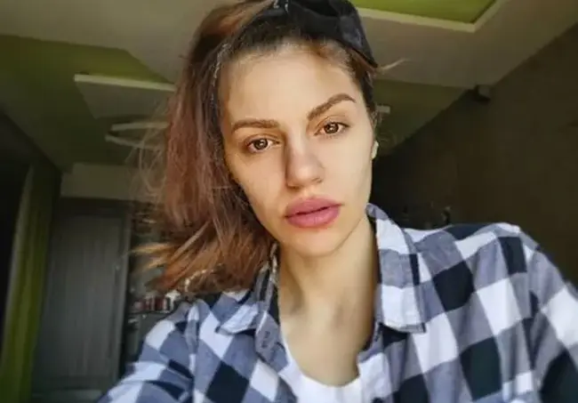 Михаела Филева учи испански онлайн