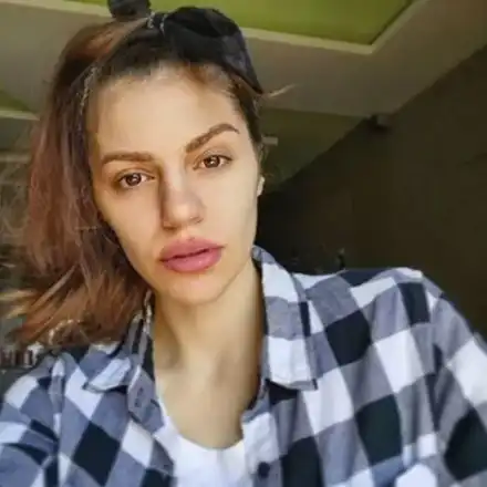 Михаела Филева учи испански онлайн