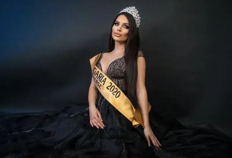 Мисис България преподава английски език на социално слаби