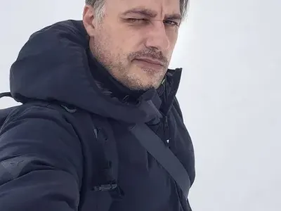 Наглост и непукизъм: Владо Карамазов дни наред заразявал с Ковид-19