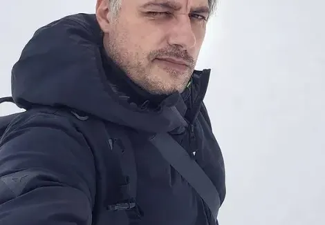 Наглост и непукизъм: Владо Карамазов дни наред заразявал с Ковид-19
