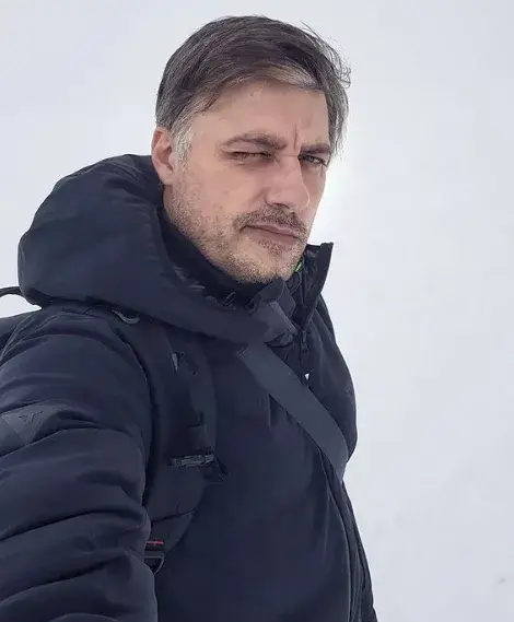 Наглост и непукизъм: Владо Карамазов дни наред заразявал с Ковид-19