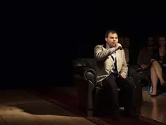 Незрящият имитатор Андриян Асенов: Посрещам 2021-а без работа, но с любима