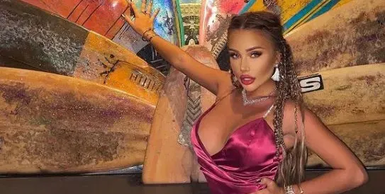 Няма вирус и пандемия за Гери-Никол! Певицата в най-голямата гмеж