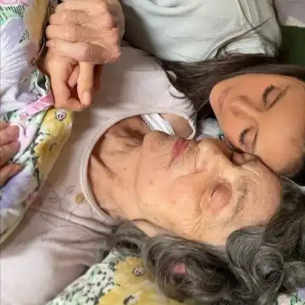 Нина Добрев: Сбогом, бабо! Целуни дядо от мен!