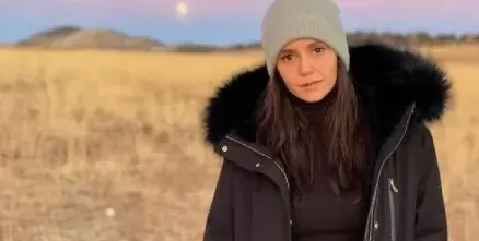 Нина Добрев се прибра у нас за празниците! (Сами Хоссни пътува до нея в самолета - ФОТО)